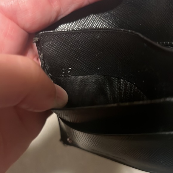 **UNDER CONSTRUCTION** GUC Prada Black Saffiano Leather Double Snap Wallet - Picture 15 of 16